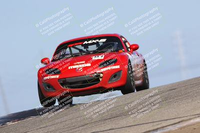 media/Oct-26-2025-CalClub SCCA (Sun) [[8ce1e69566]]/Group 2/Grapevine/